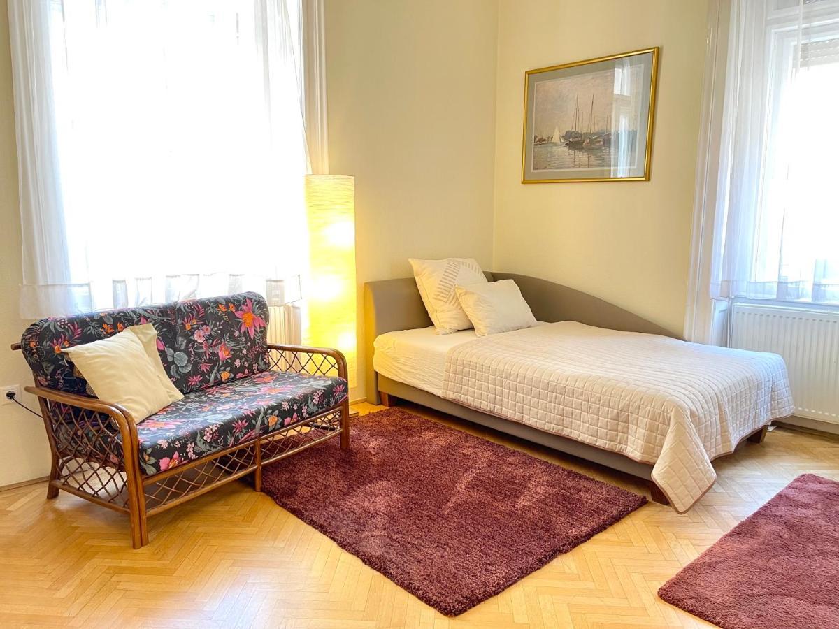 Central Vintage Residency - Balcony & Ac Apartmán